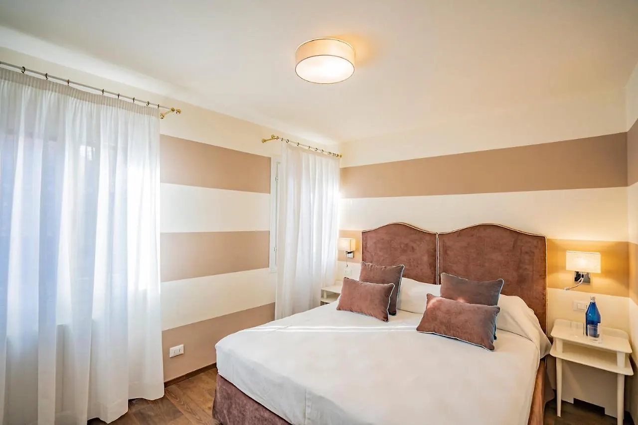 Lo Squero 3 Apartment With Balcony In Dorsoduro Venice 0*,  Italy